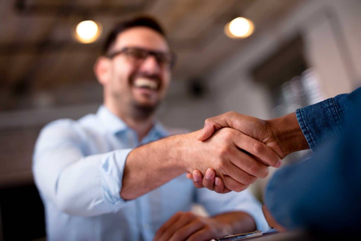 Pourquoi les DRH aiment job&mobilité ? C’est la question que nous nous sommes posés ! Après avoir échangé avec nos clients DRH, voici ce qu’ils nous ont dit.
