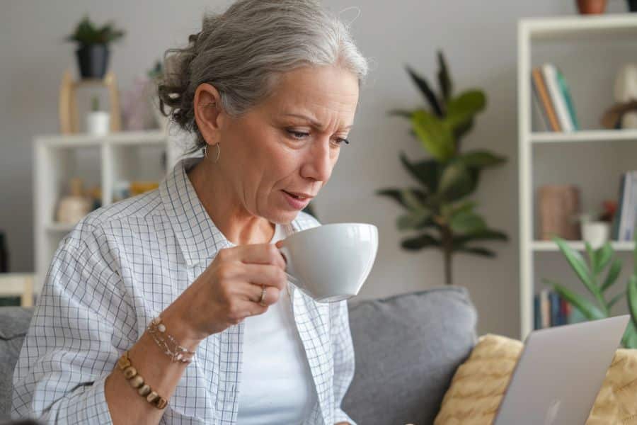 template newsletter job&mobilité (7) licenciement même après 60 ans, ne vous laissez pas abattre